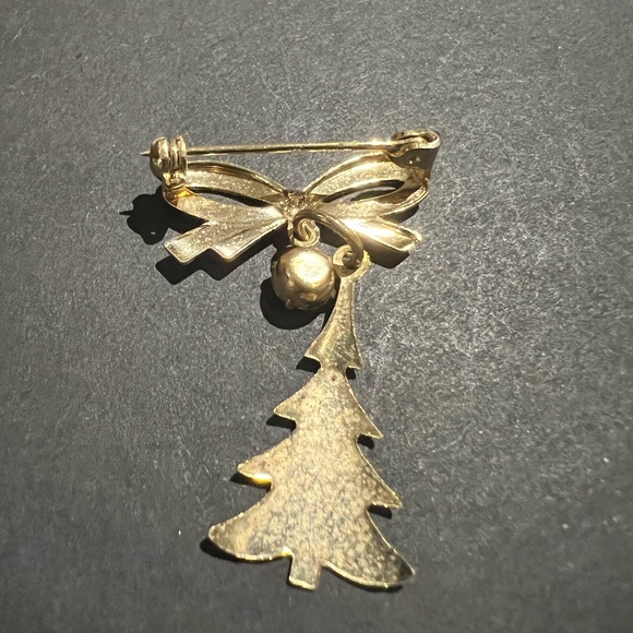 Vintage Christmas Tree Brooch Red Crystal - Picture 1 of 2